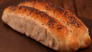 Alertă alimentară &icirc;n toată Europa! Macul din produsele de panificație conține morfină