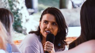 Politicianul care vrea renunţarea la proprietate deţine un apartament la Bruxelles! Oana Bogdan l-a cumpărat cu 250.000 de euro!