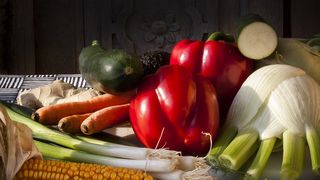 Primele legume de primavara au aparut deja pe tarabele din piete!