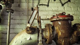 Un milion si jumatate de oameni pot ramane oricand fara apa calda, agent termic, dar si fara energie electrica! Ce se intampla in subteran la RADET