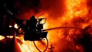 Incendiu la un depozit de materiale de construcţii din Capitală