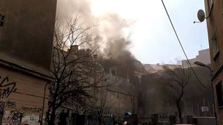 Incendiu puternic la mansarda unui bloc de locuinţe de pe bulevardul Kogălniceanu din Capitală