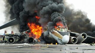 Avion Boeing 737 cu 157 de pasageri, prăbușit imediat după decolare