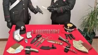 O româncă, gravidă în 4 luni, jefuia casele Italienilor. Era înarmată până-n dinți