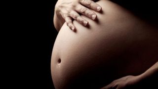 Caz extrem de rar în istoria medicinei! O femeie a rămas însărcinată de două ori, la numai 10 zile distanță