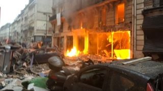 Polițiștii au venit să îi percheziționeze locuința, ea a aruncat-o în aer! A murit pe loc împreună cu propriul copil! Vezi cine era femeia care a făcut acest gest extrem!