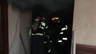 Panică pe litoral! Incendiu la un hotel din Mamaia! Peste 20 de pompieri se luptă cu flăcările!