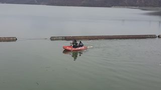 L-au găsit mort astăzi! Plutea cu fața &icirc;n jos, pe Olt! Polițiștii sunt &icirc;ngroziți! Cine este victima?