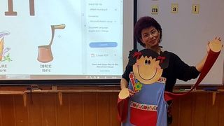 Consuela Coltan este cea mai cool invatatoare din Bucuresti! Metodele ei raspund nevoilor noii generatii si sunt extrem de atractive pentru cei mici!