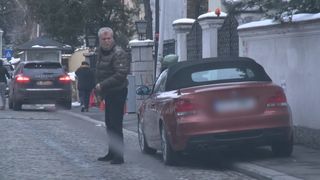 Vila lui Dinu ”Vamă”, scoasă la vânzare pentru 5.000.000 euro! Imobilul în care a locuit omul de fotbal rivalizează la preț cu palatul lui Gigi Becali!