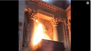 Incendiu intr-o biserica! 4 persoane, evacuate