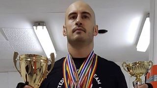 Motociclistul care l-a bătut pe Mircea Badea &icirc;şi vinde motocicleta! Teo Emi o avea de 10 ani: &bdquo;O v&acirc;nd pentru că nu mai am timp să mă plimb prea des&rdquo; FOTO