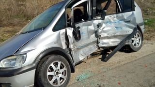 Accident DEVASTATOR în Dolj! L-a izbit din plin, acum se zbate să supraviețuiască!