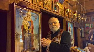 Gest Dumnezeiesc! Un preot din Olt a lansat o campanie socială pentru copiii săraci: "Să îmbrăcăm un copil de Paște!"