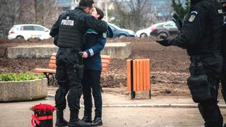 A fost chemată la o intervenție, a fost înconjurată de mascați și... a avut parte de SURPRIZA VIEȚII