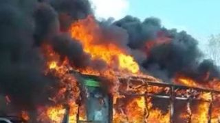 ȘOCANT! Un bărbat a dat foc unui autobuz școlar plin cu elevi! 51 de suflete nevinovate au văzut IADUL cu ochii lor!