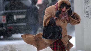 Avertizare METEO! Miercuri dimineață intră &icirc;n vigoare un cod galben de vijelii și viscol