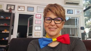 Carmen Avram a fost dată afară din cimitir cu două maşini de poliţie: "Am fost singurii care am făcut asta"