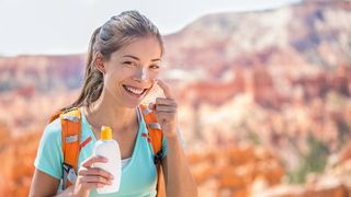 Vine sezonul cald! Află cum îți protejezi tenul de razele soarelui