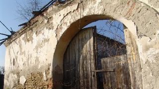 Un beci s-a surpat la un han din Buhuși. Polițiștii au mers să vadă ce e acolo și s-au &icirc;ngrozit de ce au găsit! Au &icirc;nchis IMEDIAT zona!