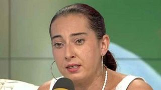Interviu-bombă! Angelica Constantin, mama biologică a fetiței pe care Luminița Anghel a vrut să o adopte rupe tăcerea. Femeia, care cerșește &icirc;n cimitir, &icirc;și cere iertare: &ldquo;O să i-o dau pe Măriuca &icirc;napoi doamnei Luminița!"