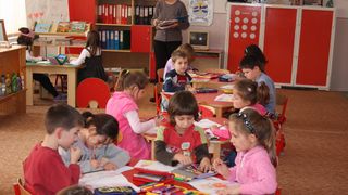 23 de copii de grădiniță au fost otrăviți cu nitrit de sodiu chiar de propriul educator