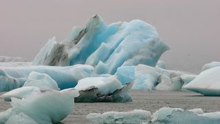 TEROARE in Islanda! Un ghetar s-a rupt si a pus in pericol viata mai multor turisti!