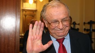 Ion Iliescu va fi externat