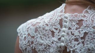 VIDEO | Visul unei tinere creatoare de moda din Baia Mare a devenit realitate. Cum arata creatia de 10.000 de euro a Laurei