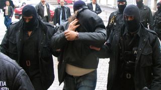 VIDEO | Bătaie &icirc;ntre două clanuri interlope, unul din Giurgiu, altul din București! 19 persoane au fost arestate!