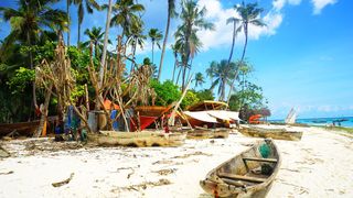 VIDEO | Ei sunt romanii care au dat viata de aici si si-au facut afaceri in Zanzibar!