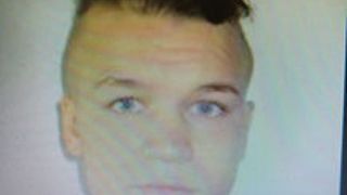 T&acirc;năr căutat după ce, fiind reţinut pentru mai multe furturi, a evadat din sediul Poliţiei