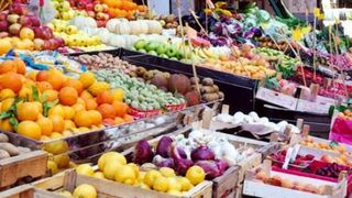 Producem cantitati mari de fructe, dar nu prea le cumparam