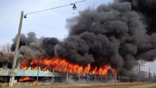 Bistriţa-Năsăud: Incendiu la un vagon de tren &icirc;n S&icirc;ngeorzu Nou. Pasagerii s-au evacuat