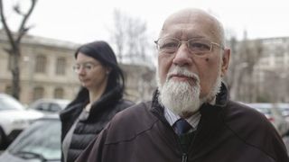 Gelu Voican Voiculescu, după ce Augustin Lazăr a anunţat că Dosarul Revoluţiei a fost trimis &icirc;n instanţă: Sunt sugrumat de indignare. Acest om compromis moral şi profesional are &icirc;ndrăzneala să vină şi să vorbească despre Revoluţie