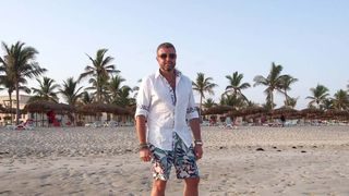 Cătălin Botezatu, vacanță de șeic &icirc;ntr-unul dintre cele mai luxoase hoteluri din lume! Imagini de vis din interiorul Palazzo Versace din Dubai