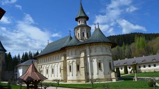 O mamă acuzată că și-a răpit fiica de 6 ani din Suedia arestata la Suceava 