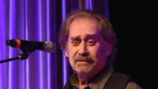 Cântăreţul country Earl Thomas Conley a murit la vârsta de 77 de ani