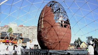 VIDEO | Cum arata oul gigant din ciocolata pregatit special pentru Paste?