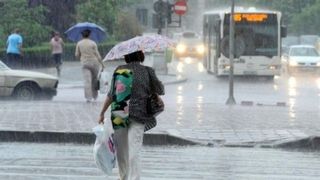 Alertă de vremea rea în toată ţara. ANM: "Ne aflăm sub influenţa unui nucleu ciclonic"