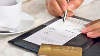 VIDEO | Comenzile online de m&acirc;ncare scad profiturile ospătarilor! Cum afectează acest lucru c&acirc;știgurile lor?