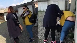 Două eleve din Botoșani, filmate de colegi în timp ce se loveau fără milă!