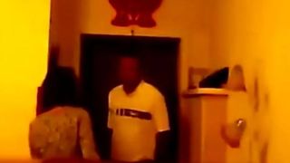 Soția îl înșela cu cel mai bun prieten. Cum a aflat bărbatul trădat în dragoste ce făceau cei doi