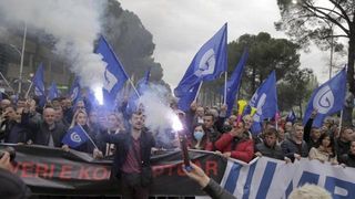  Proteste violente &icirc;n Albania faţă de regimul prim-ministrului Edi Rama