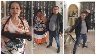 Petrecere cu mitraliere și pistoale, transmisă LIVE pe Facebook de către o familie de romi din Rom&acirc;nia! Poliția a intrat pe fir