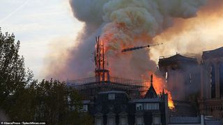 VIDEO | Primele imagini din interiorul Catedralei Notre Dame. Ce a mai rămas din simbolul Parisului după incendiu