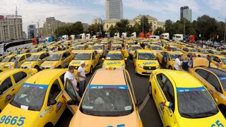 Protest &icirc;n faţa Guvernului, cu 5.000 de taxiuri. C&acirc;nd e anunțat 