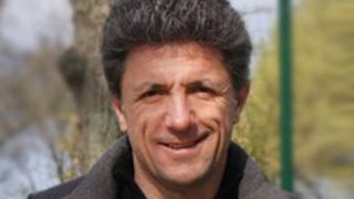 Gică Popescu ridică un cartier de 78 de vile l&acirc;ngă Bucureşti! E cea mai tare afacere imobiliară a fostului căpitan al Barcelonei! FOTO