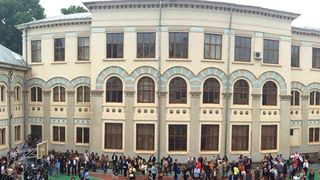 Deces la Liceul &bdquo;Gheorghe Lazăr&rdquo; din Capitală! O elevă diagnosticată cu meningită a murit