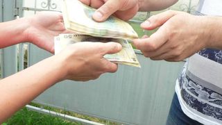 VIDEO | O nouă înșelătorie face victime în rândul românilor. Cum vă puteți feri